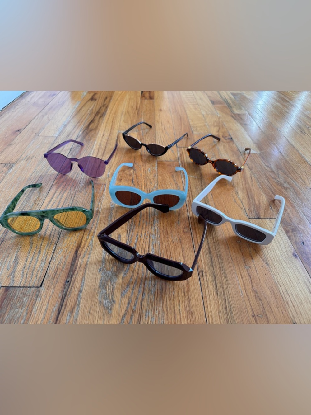 Assorted Retro Cat-Eye Sunglasses - Multi Color